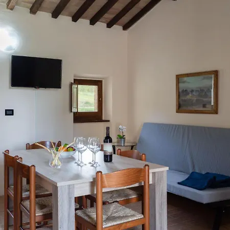 Апартаменты Charming In Montone With Garden