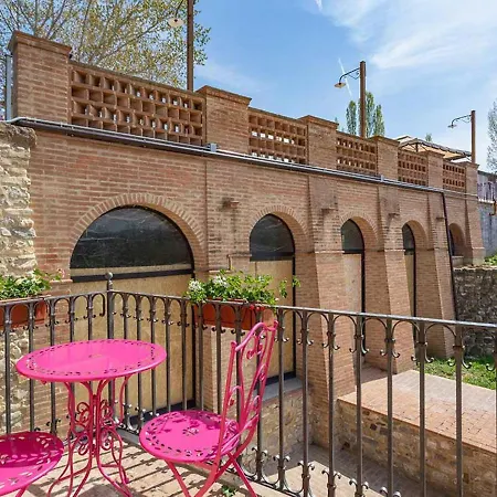 Апартаменты Charming In Montone With Garden
