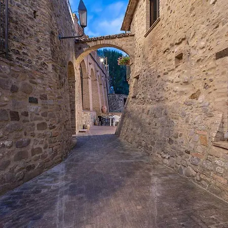 Charming In Montone With Garden Апартаменты Монтоне