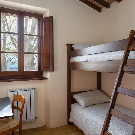 Charming In Montone With Garden Апартаменты *